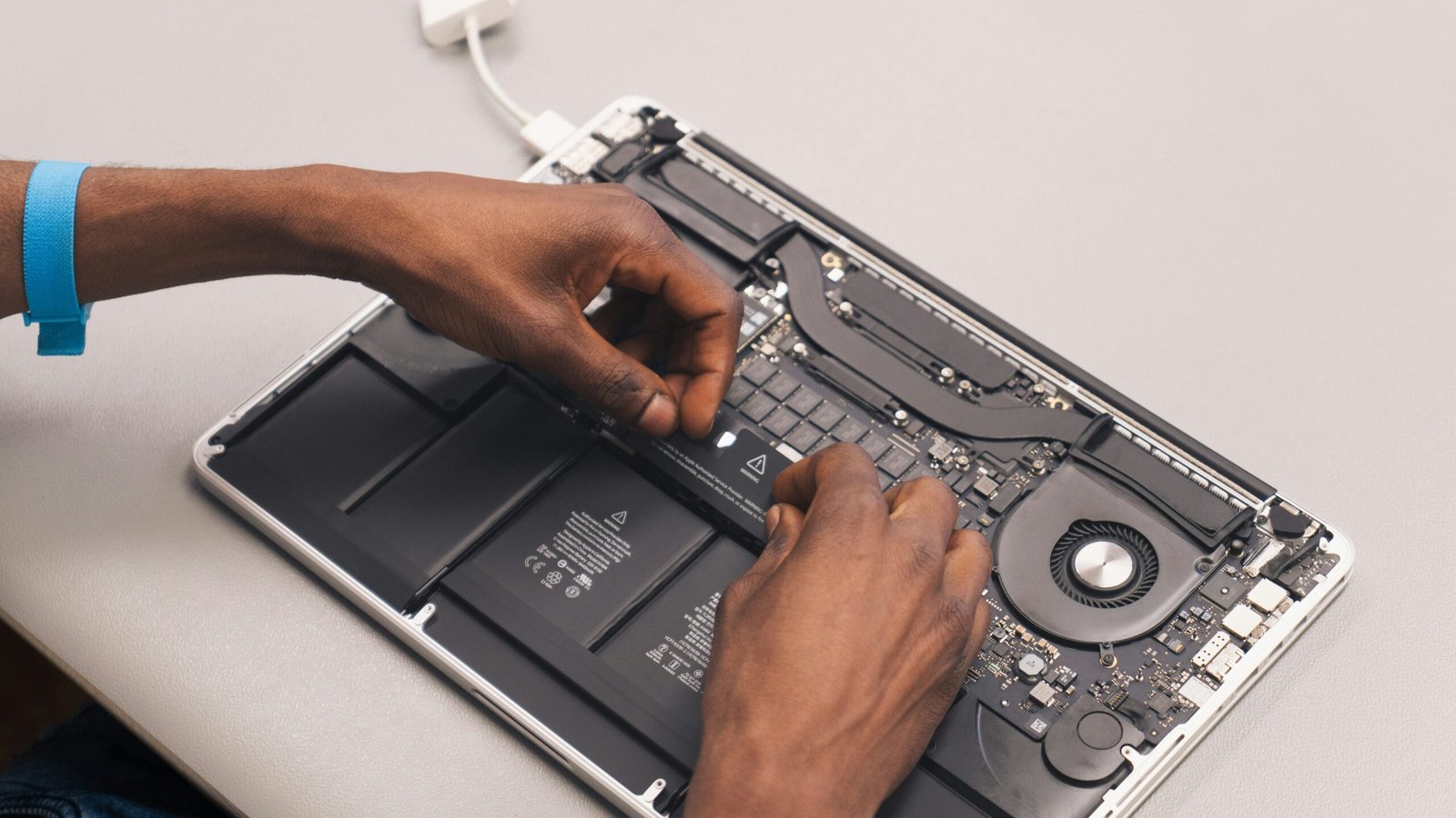 Laptop repair and diagnostics service