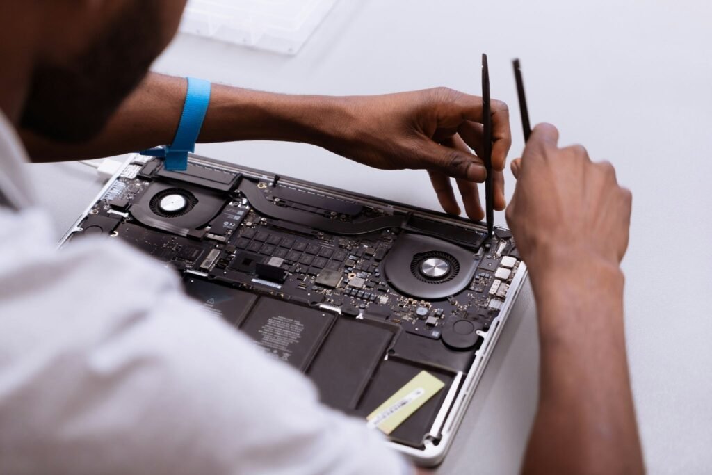 professional laptop repair services and laptop diagnostics in Qatar